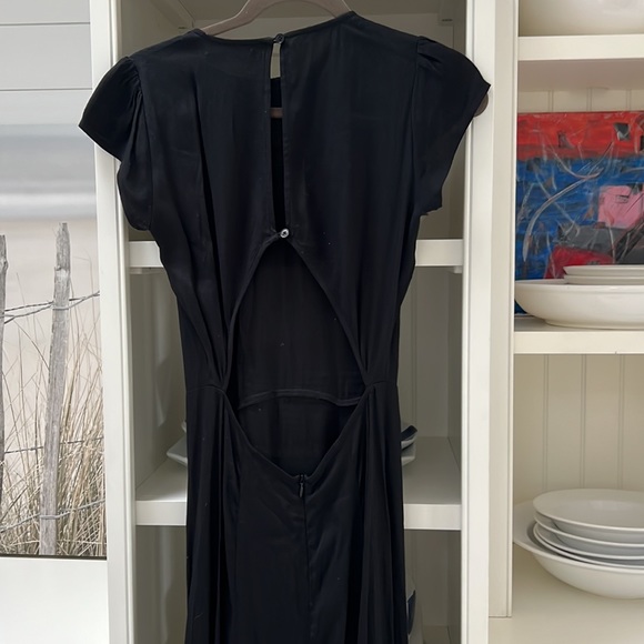Reformation Black Midi dress - Picture 6 of 10